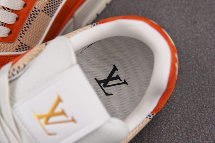 LV SNEAKER LV-000100