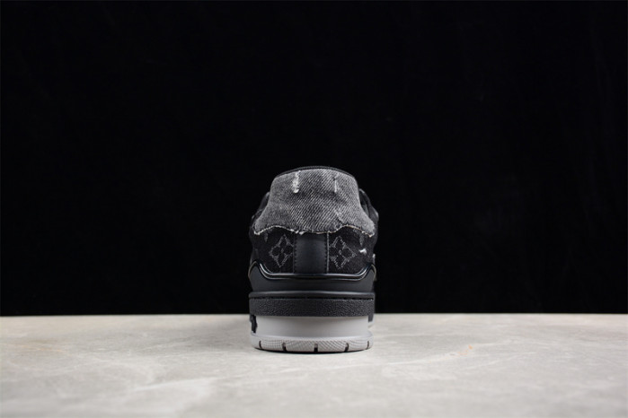 LV TRAINER SNEAKER LV-000548