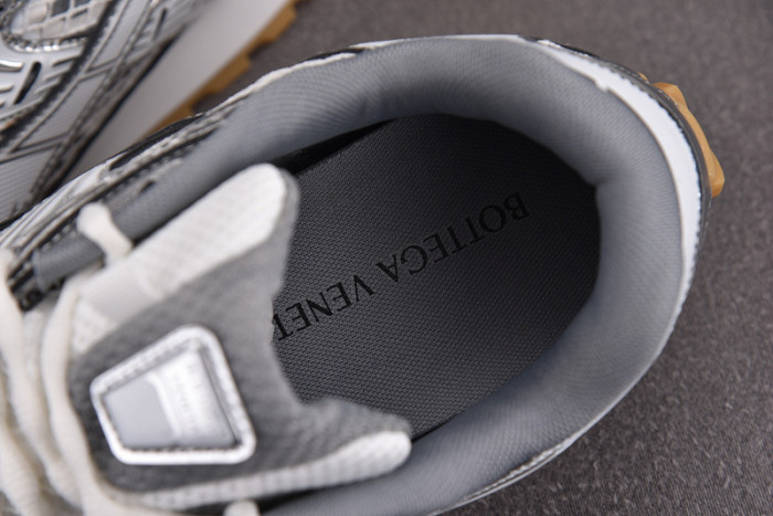 b0tt*ga Ven*ta orbit sneaker bv004