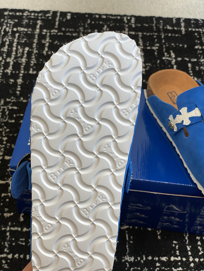 Ch*0me He**ts sandal