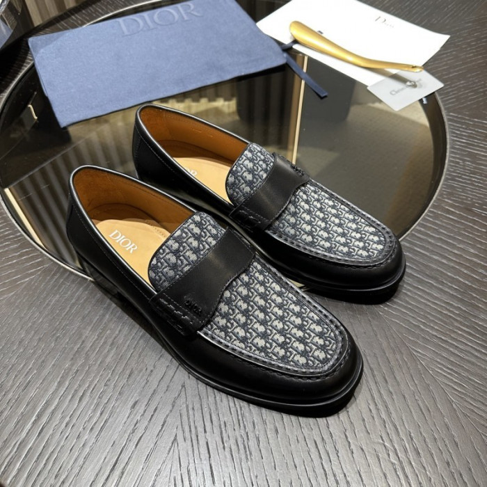 D10r loafers