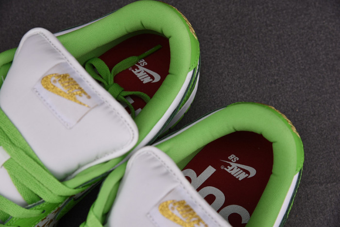 S*p*e x nike sb dunk low dh3228-101