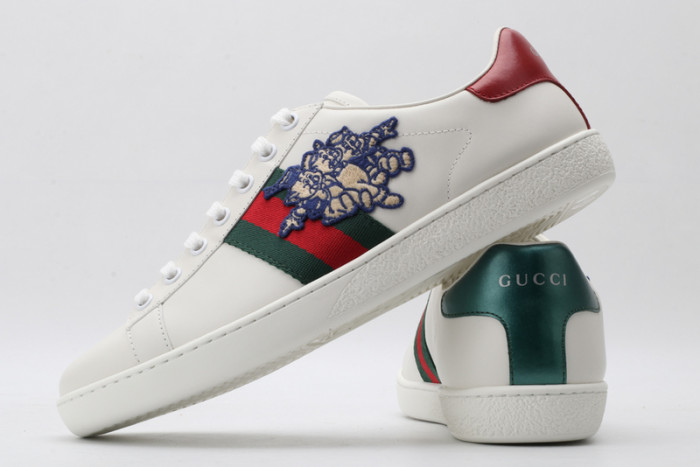 G*u*i* trainer sneaker53