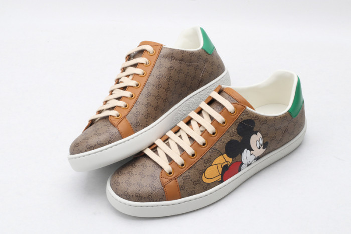 G*u*i* trainer sneaker52