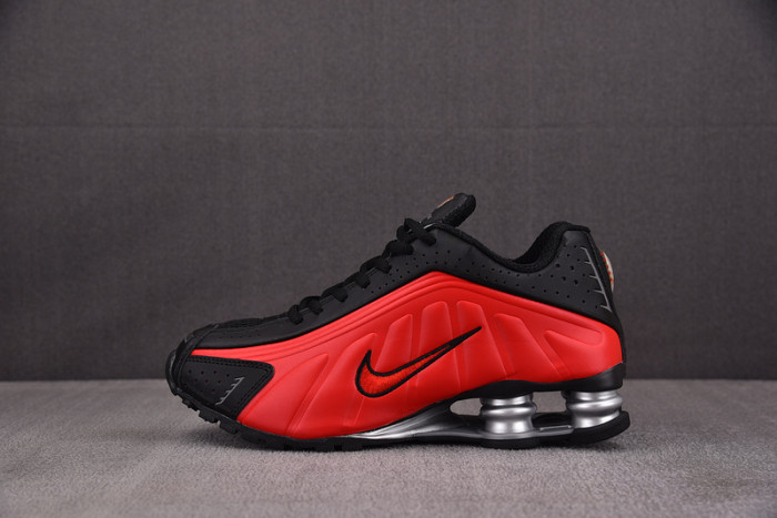 NIKE Shox R4 ''University Red Black'' HQ1988-600