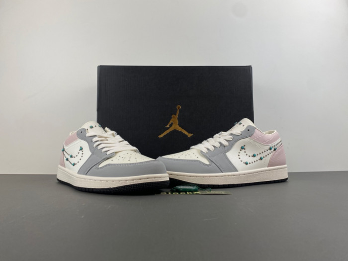 Air Jordan 1 Low 