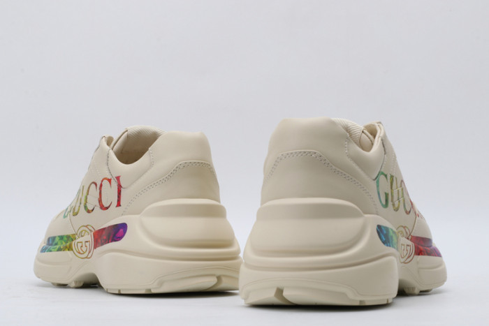 G*u*i* trainer sneaker3
