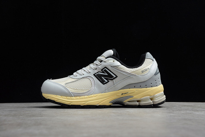 NEW BALANCE SNEAKER 003
