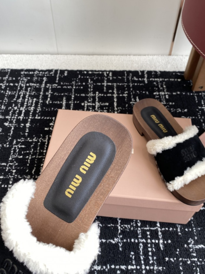 MIU MIU SANDAL