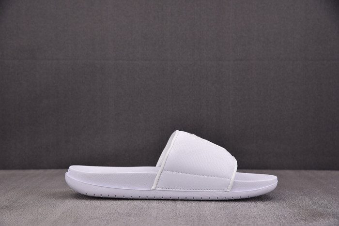 Kobe Bryant x Offcourt Slide 