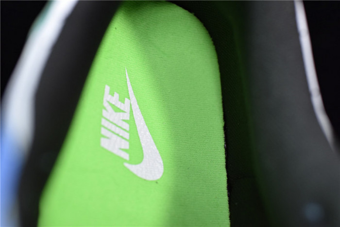 NIKE SB DUNK LOW GREEN STRIKE DD1503-106